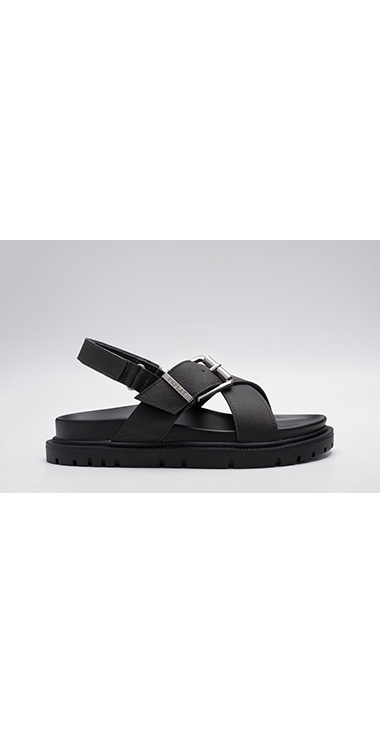 クロスバンドフラットソールサンダル